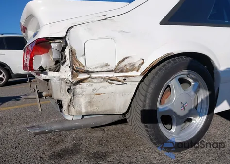 1990 Ford Mustang Gt/Cobra Gt z USA, uszkodzony, nr VIN 1FACP42E8LF163365